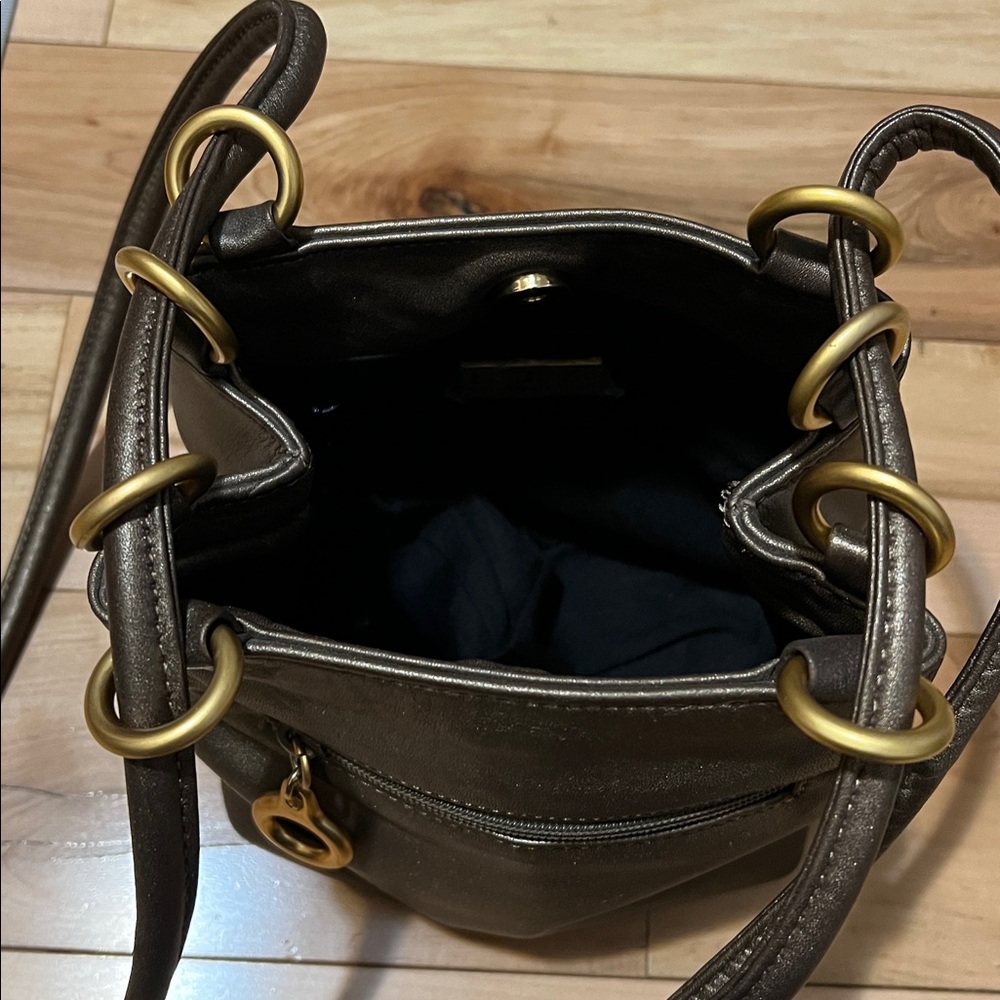 Chic Vintage Bronze Leather Bag - Picture 14 of 17